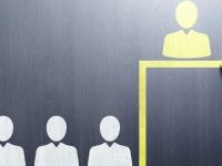 这家AMC信托解聘总经理，曾称“通道压降及化险成果显著”